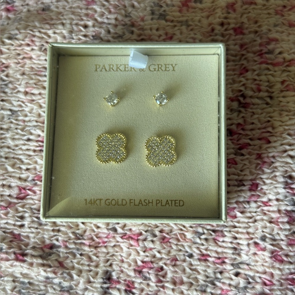 Parker Gold Clover and Stud Earrings Set